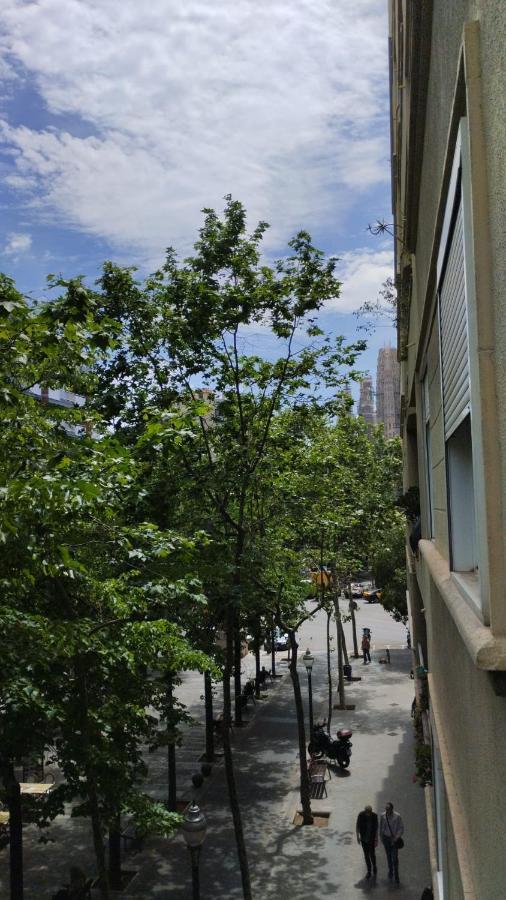 Gaudi 51 Apartment Barcelona Bagian luar foto