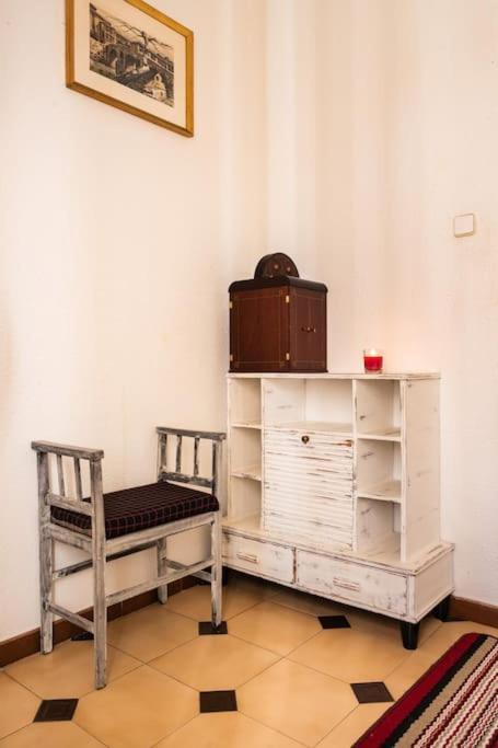 Gaudi 51 Apartment Barcelona Bagian luar foto