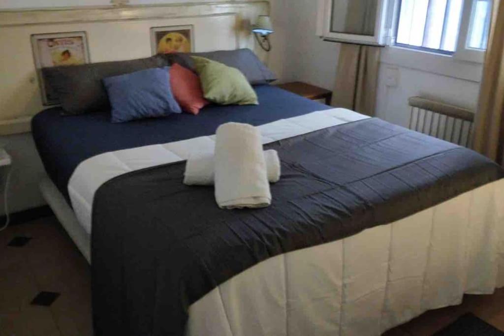 Gaudi 51 Apartment Barcelona Bagian luar foto