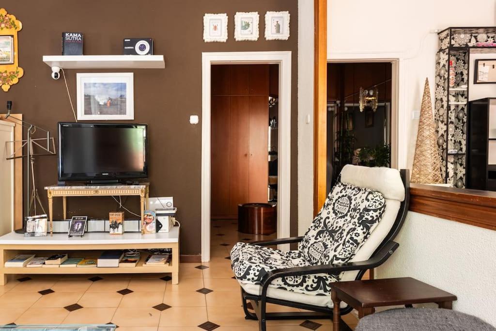 Gaudi 51 Apartment Barcelona Bagian luar foto