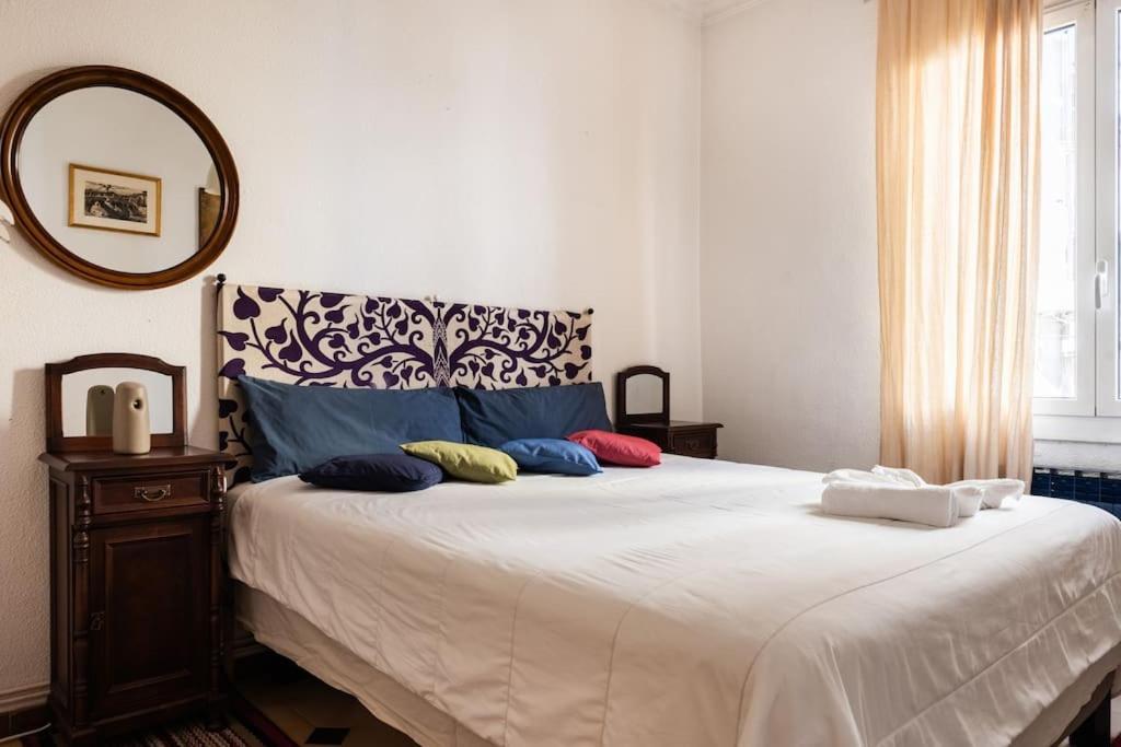 Gaudi 51 Apartment Barcelona Bagian luar foto